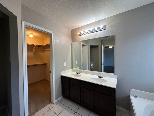 Building Photo - 209 Tripp Trail