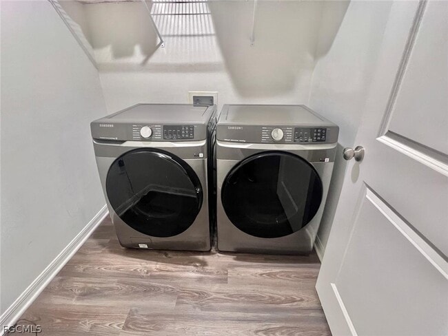 Building Photo - 2425 NE 7th Pl