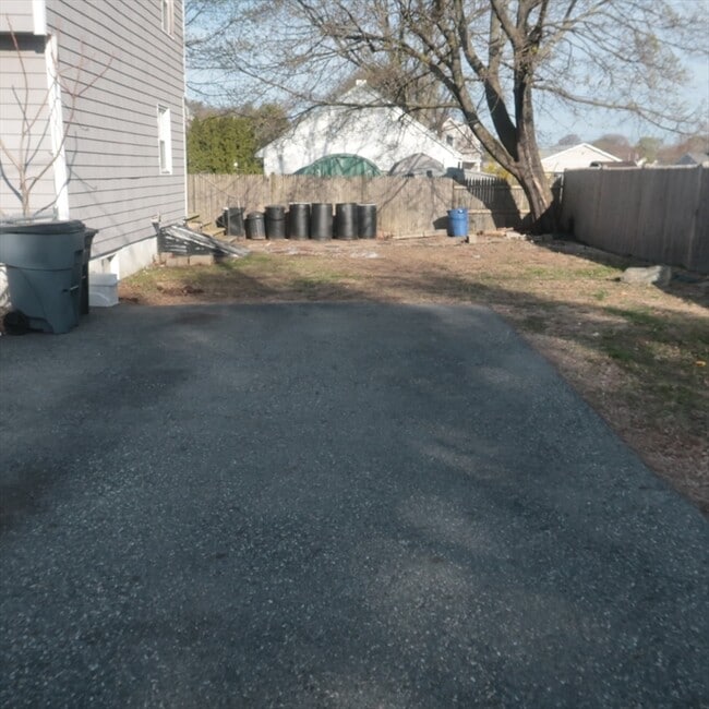 Building Photo - 54 Ballard St