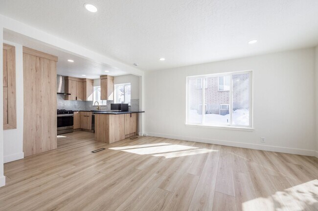 Building Photo - Beautifully Updated 3-Bedroom Home with Modern Upgrades & Spacious Backyard
