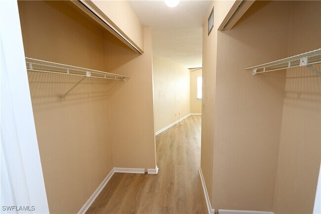 Building Photo - 1023 Anglers Cove