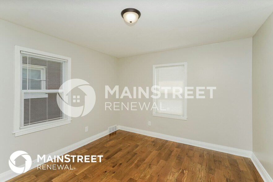 Building Photo - 3924 River Park Dr