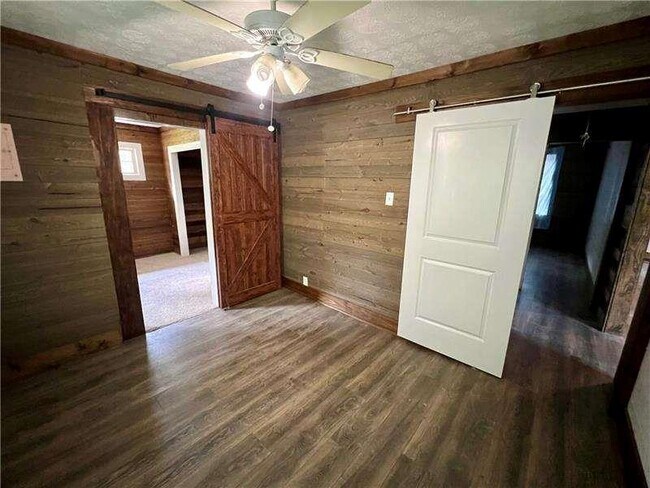 Building Photo - 3521 Clay Rd SW