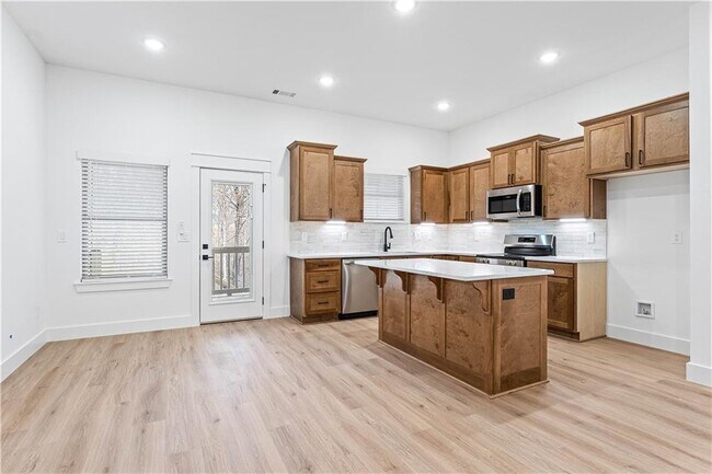 Building Photo - 16 Celtic Dr