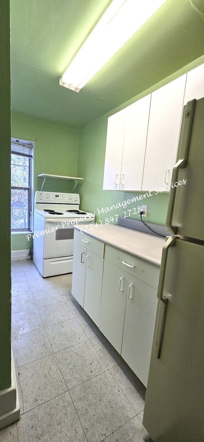 Building Photo - 404 Center Ave