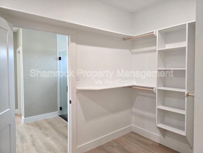 Building Photo - 9904 Ridings Dr