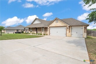 Building Photo - 1040 Vista Dr