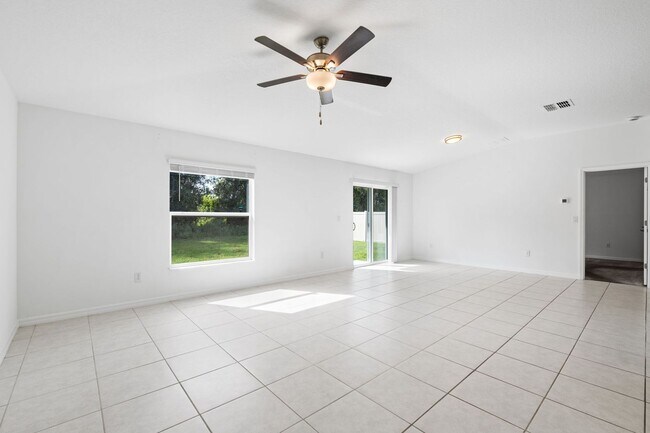 Building Photo - Like New 3/2 in Wimauma