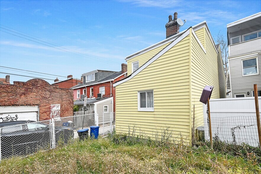 Building Photo - 54 S 19th St