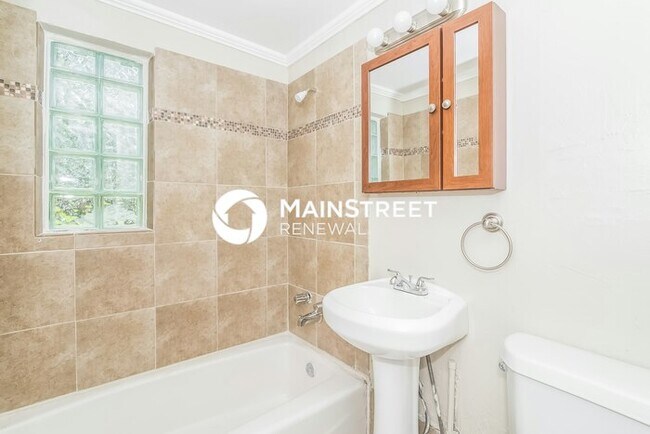 Building Photo - 3 Bedroom Pet-Friendly Home in Jacksonvill...