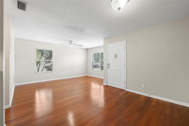 Building Photo - 5440 S MacDill Ave