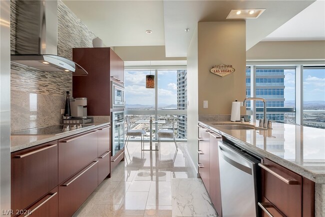 Building Photo - 4471 Dean Martin Dr