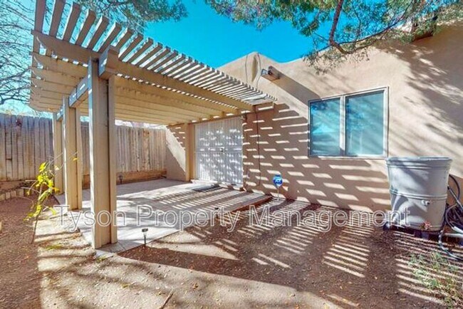 Building Photo - 6208 Sabre Ct NW