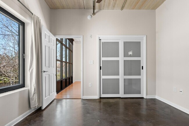 Building Photo - 1 Cool Blow St