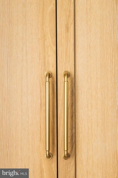 Building Photo - 2460 Ontario Rd NW