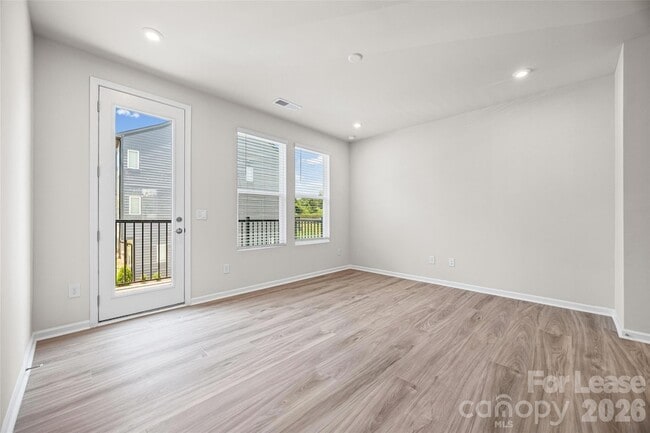 Building Photo - 5640 Kingspan Dr