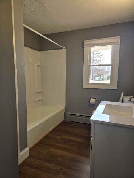 Building Photo - 19 Chapman Ave