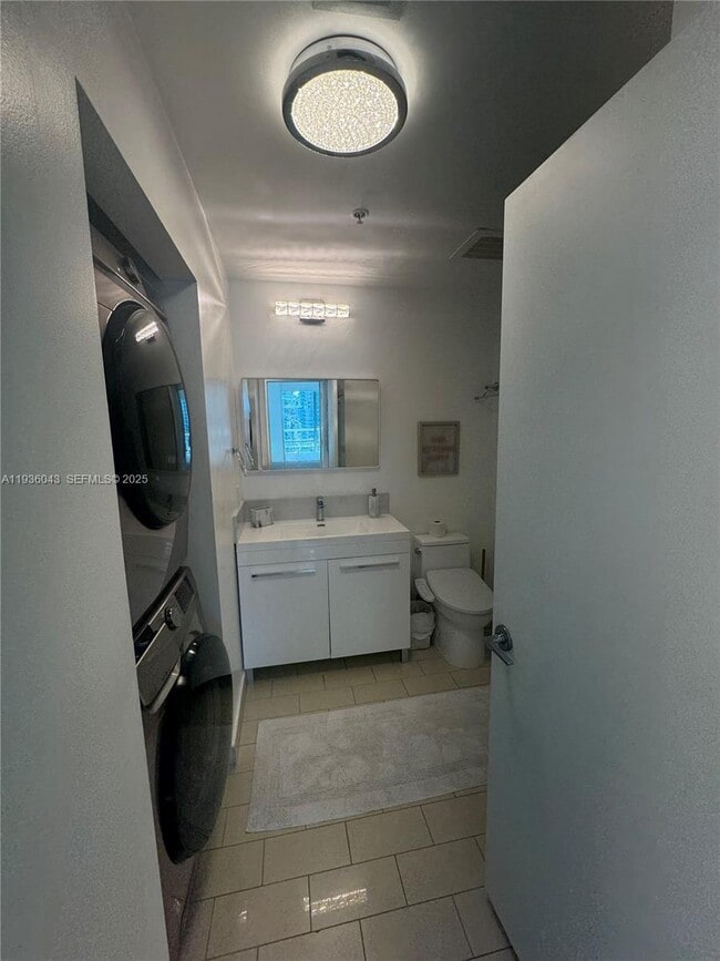 Building Photo - 1111 SW 1st St