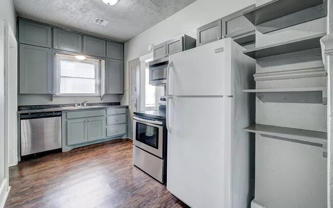 Building Photo - 2018 NW 17th St