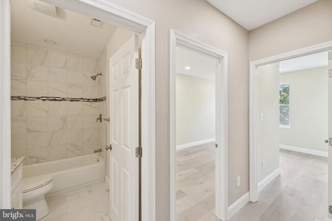 Building Photo - 729 Madison St NW