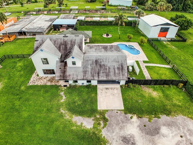 Building Photo - 1350 C Rd