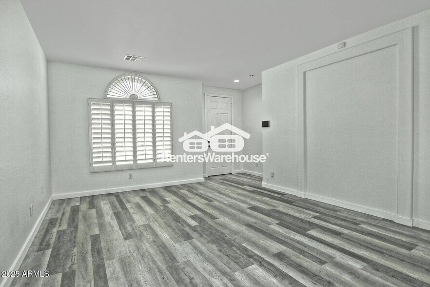 Building Photo - 4648 S Emery