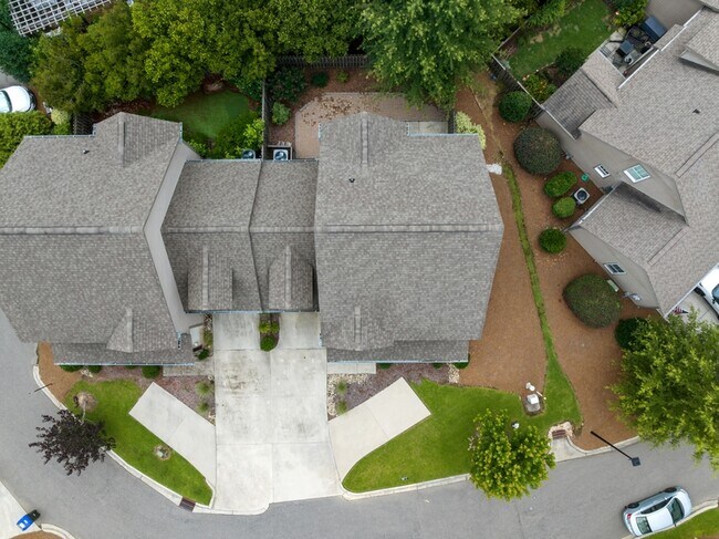 Building Photo - 126 Pinebranch Ct