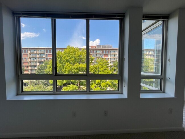 Building Photo - 350 G St SW