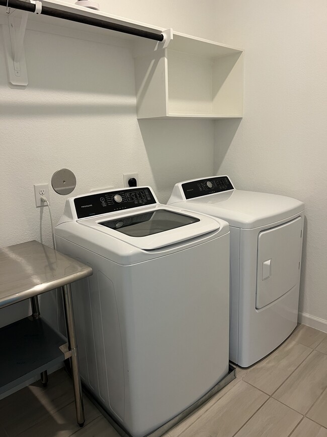 Building Photo - 5406 Holly Hvn Ct