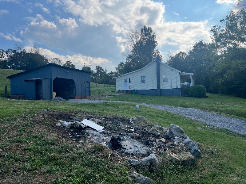Building Photo - 732 Ford Creek Rd