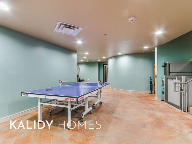 Building Photo - 5900 Mosteller Dr