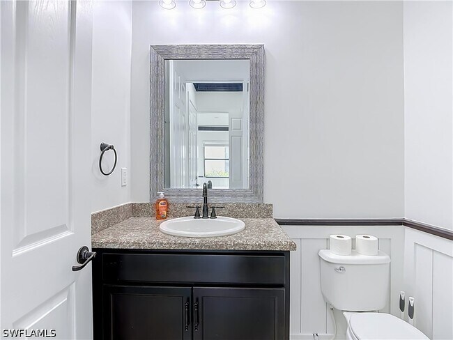 Building Photo - 5462 Useppa Dr