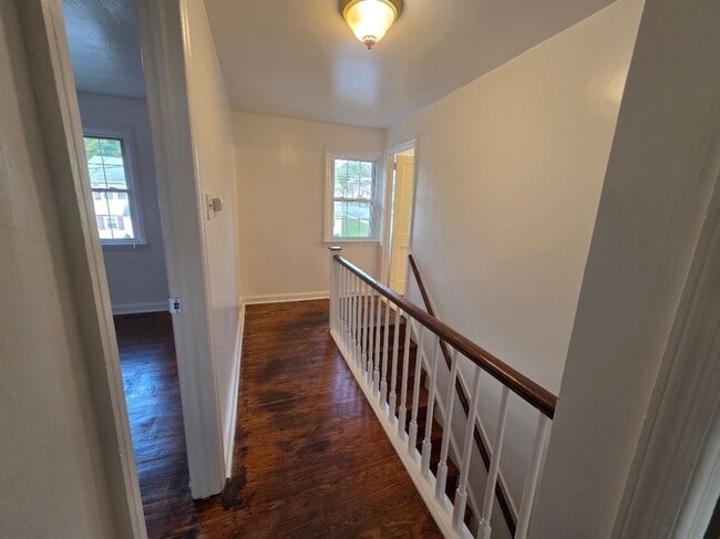 Building Photo - 4 S Cannon Dr