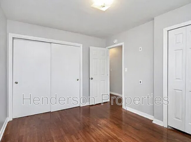 Building Photo - 2244 English Dr