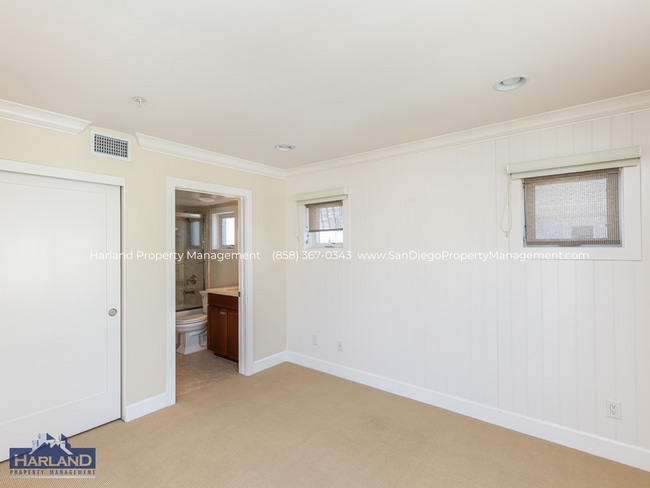 Building Photo - 7726 Ivanhoe Ave