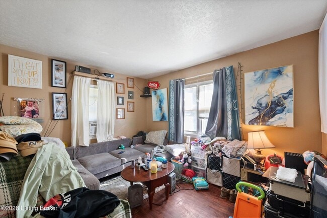 Building Photo - 4925 Southside Dr