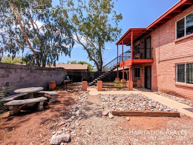 Building Photo - 319 E Lester St