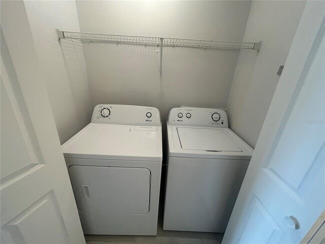 Building Photo - 6519 W Newberry Rd