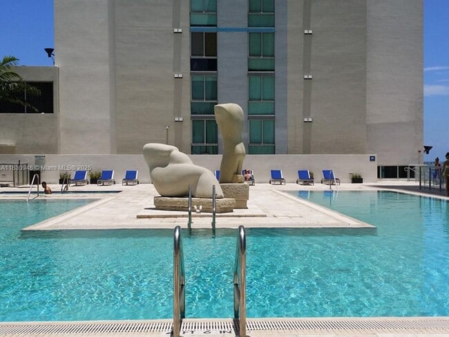 Building Photo - 325 S Biscayne Blvd