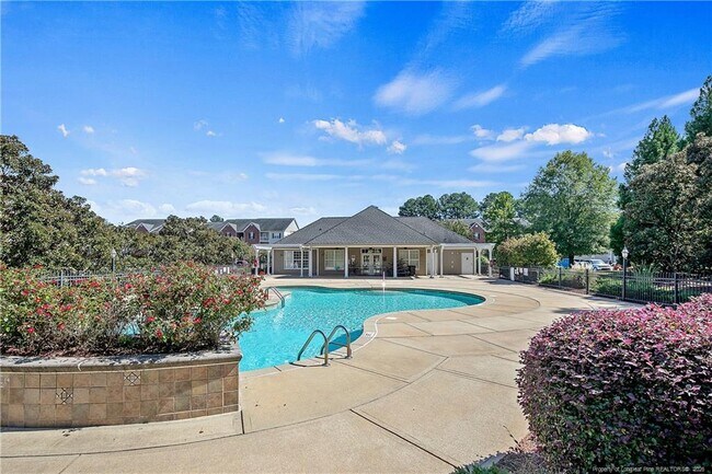 Building Photo - 625 Marshtree Ln