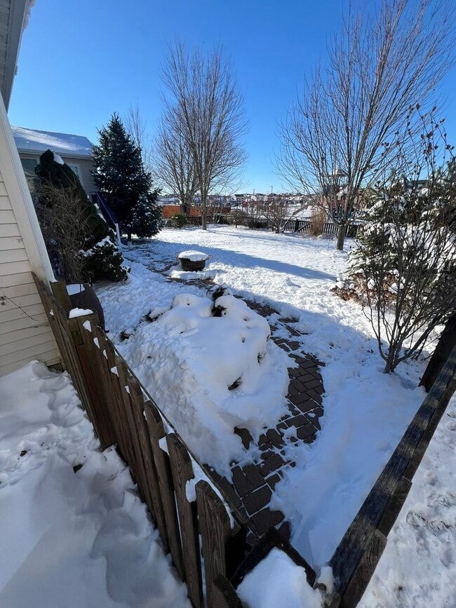 Building Photo - Great family home next door to Edwards Elementary in west Ames-4 bedroom 3 1/2 baths, 2 car garag...