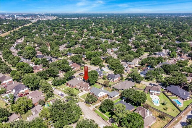Building Photo - 23111 Red River Dr