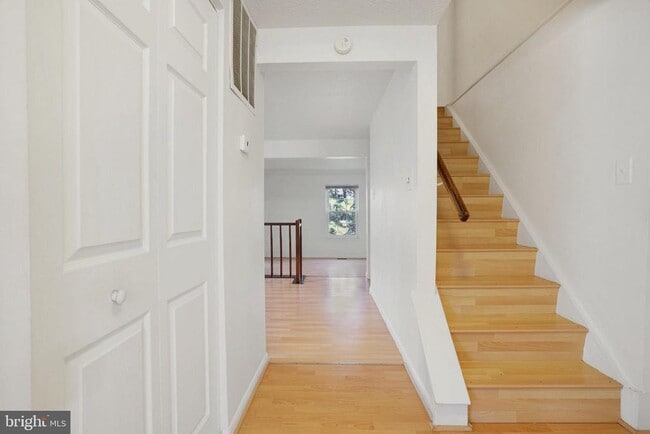 Building Photo - 6515 Field Master Dr