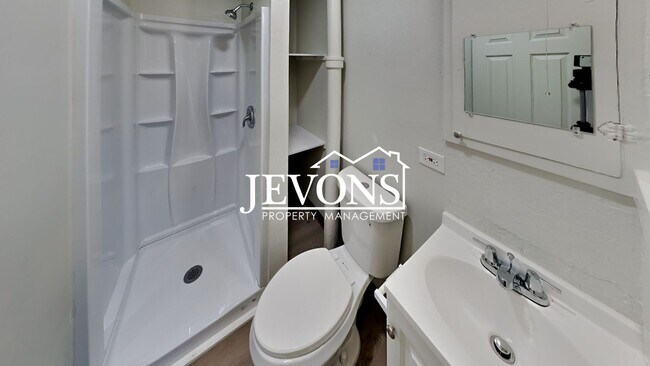 Building Photo - 812 S 10th Ave