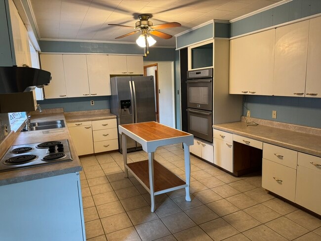 Building Photo - 407 Morris St