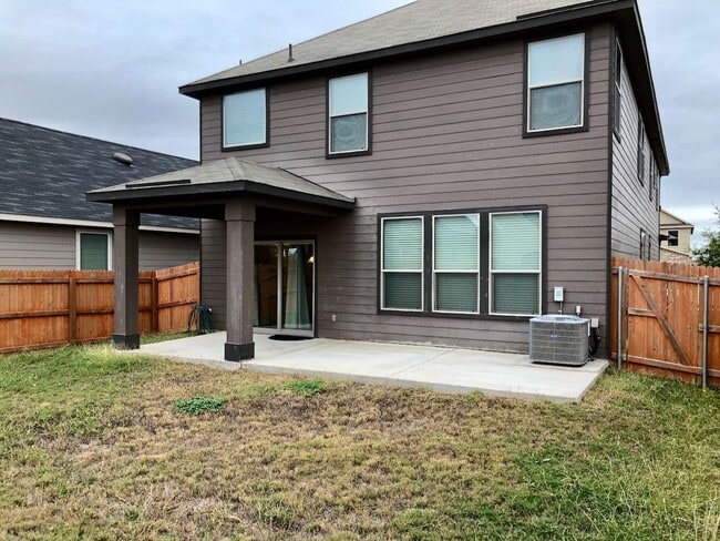 Building Photo - New Braunfels Location