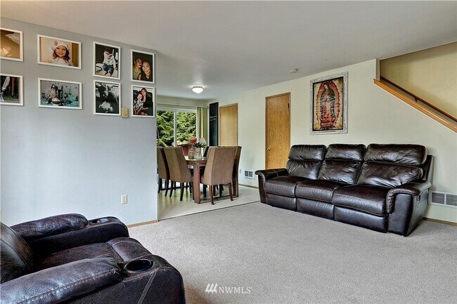 Building Photo - 5175
