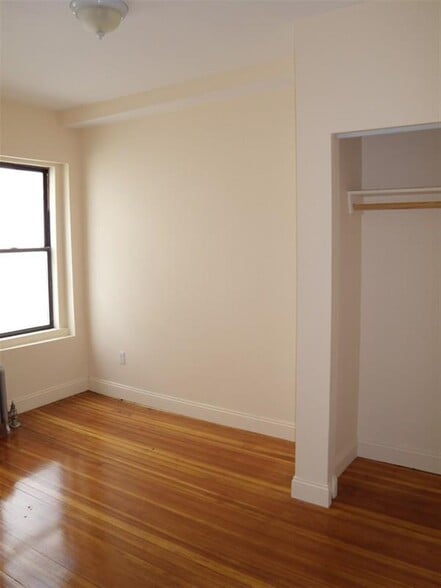 Building Photo - 217 Highland Ave