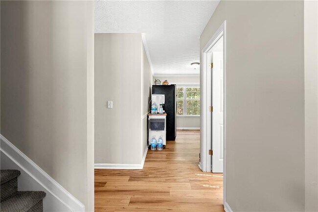 Building Photo - 3751 Roxfield Dr NE