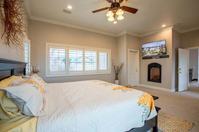 Building Photo - 678 Scenic Hills Dr